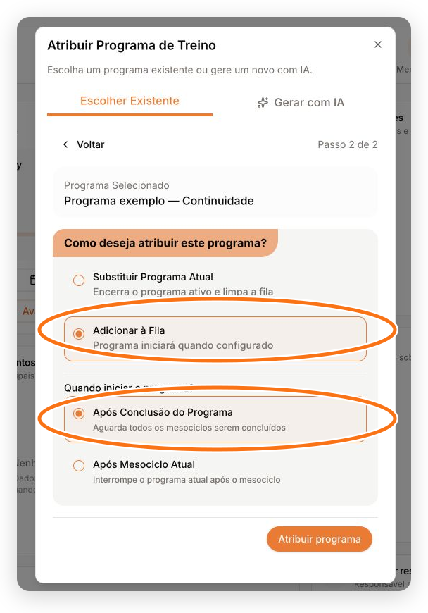 Etapa de atribuição com a opção Adicionar à Fila e o gatilho de início