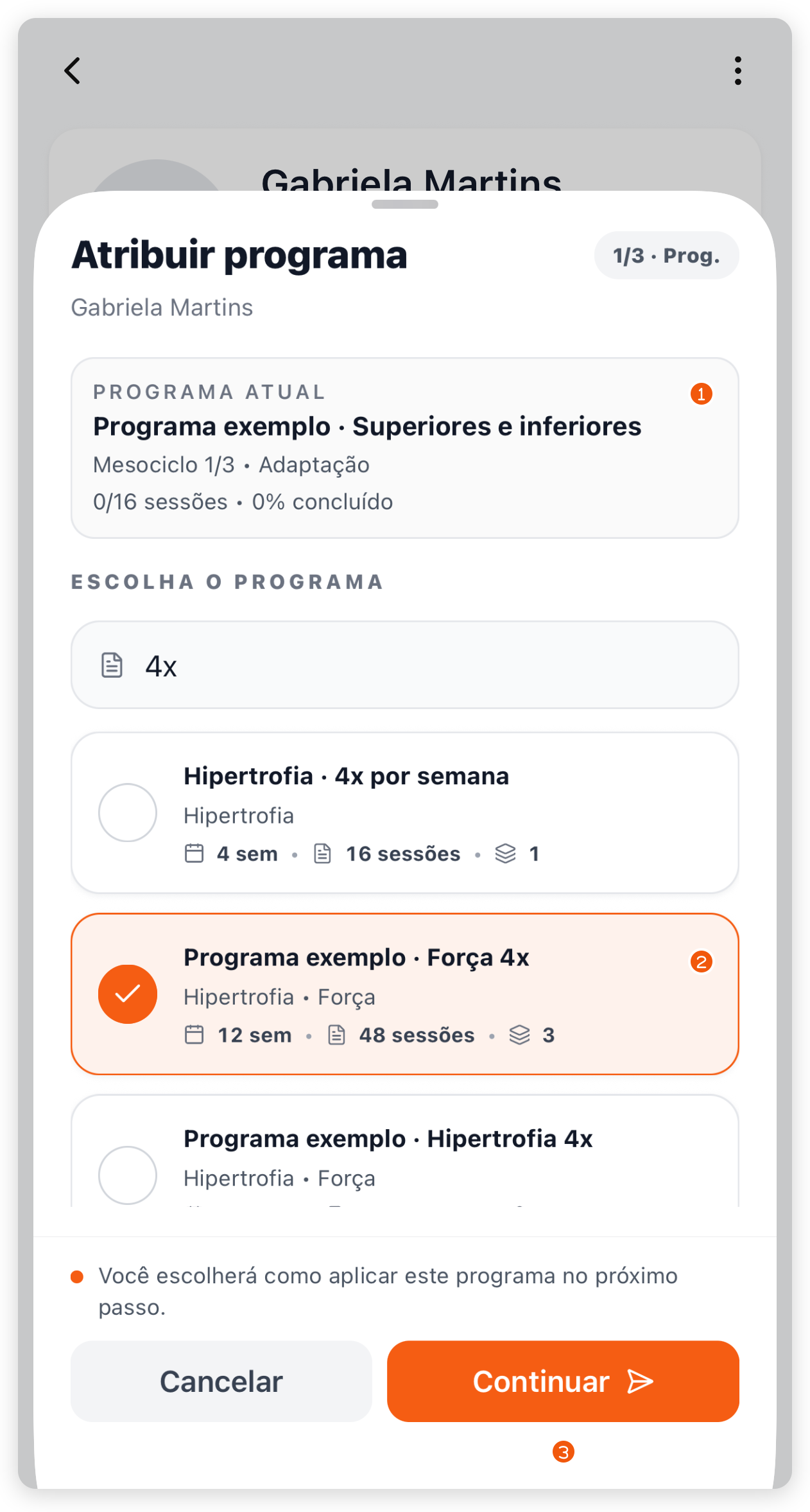 Tela Atribuir programa no app com o resumo do programa atual, a busca por nome ou objetivo e um programa marcado